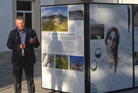 OTVORITEV RAZSTAVE SLOVANI NA NOTRANJSKEM 17 FOTO LJUBO VUKELIČ